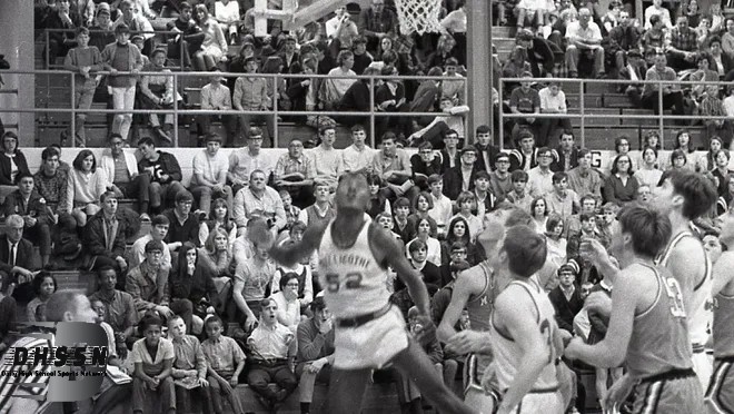 Glory Days: Chillicothe basketball avenges loss with NFL alum in the house in 1969